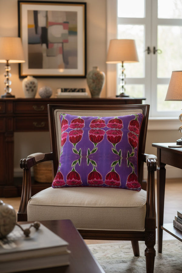 Bold tulip linen-look cushion cover