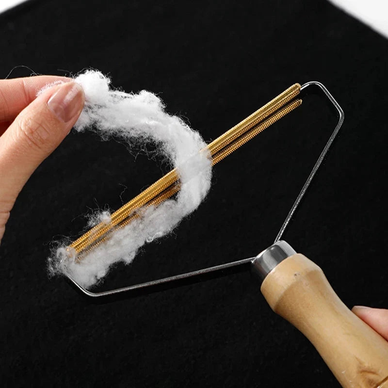 Manual Lint & Pet Hair Remover Brush — No Batteries, No Refills