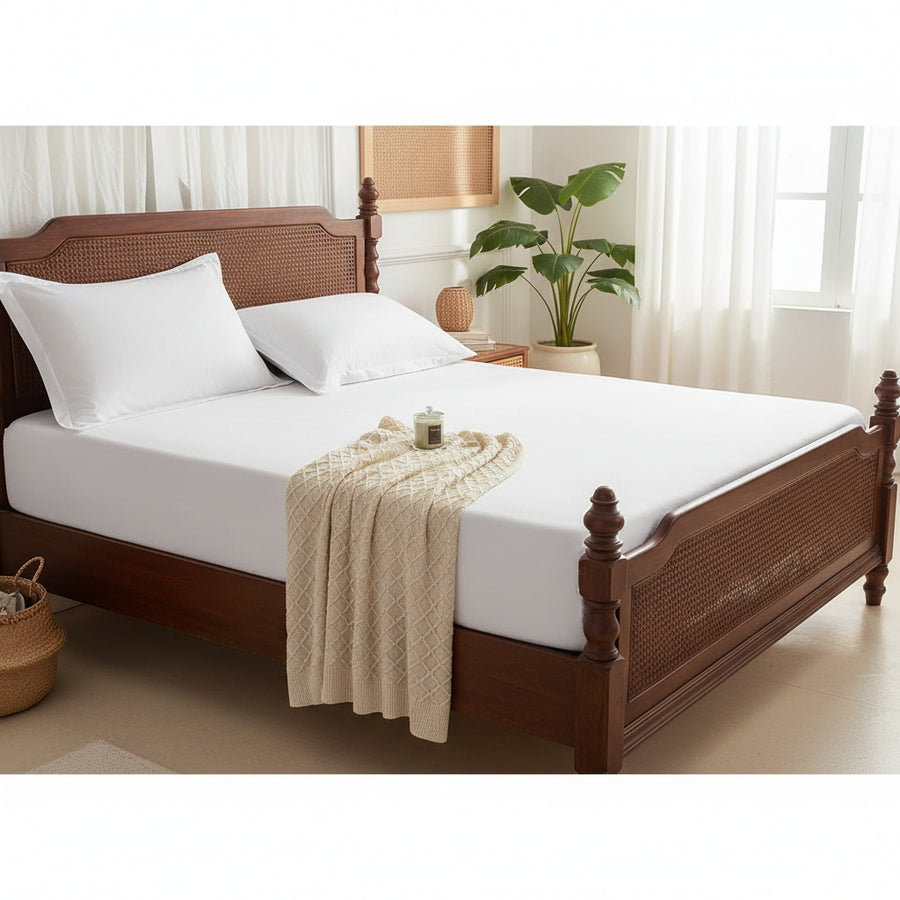 Brushed sateen fitted sheet